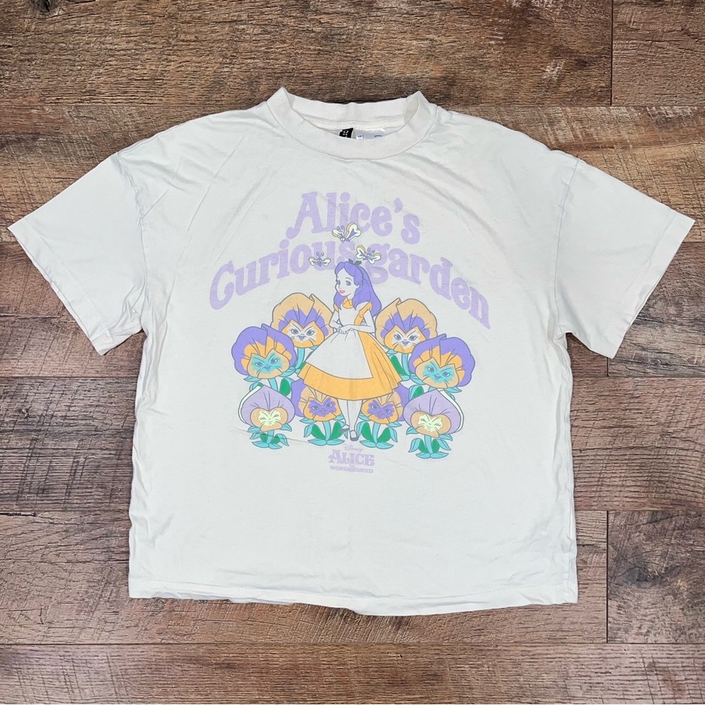 Disney Alice’s Curious Garden T-Shirt Size Small - Picture 8 of 9